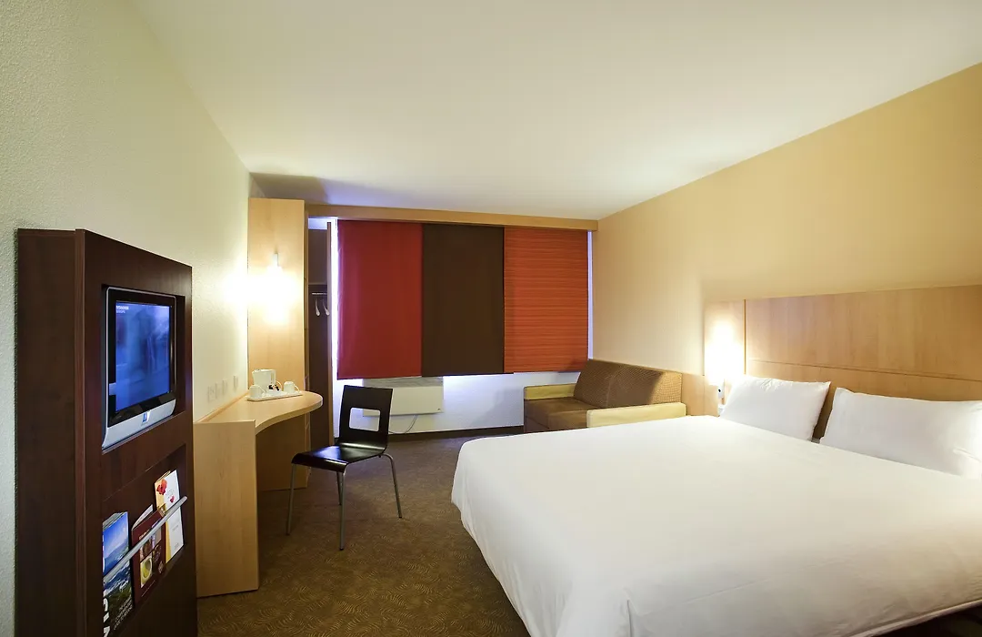 Ibis Hotel Dublin-1